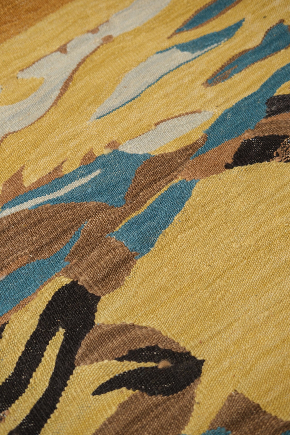 "YOLDAŞ OLMAYA NİYETLİ", Çınar Eslek, El dokuması kilim