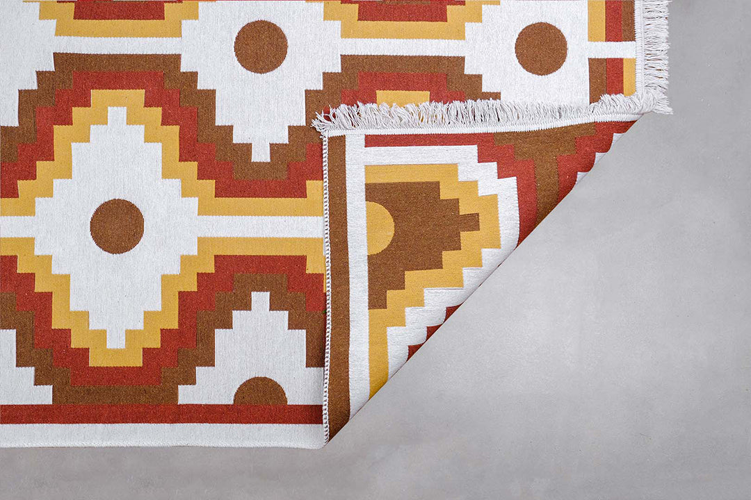 "KORİDOR", Nurgül Yeşilçay, Kilim
