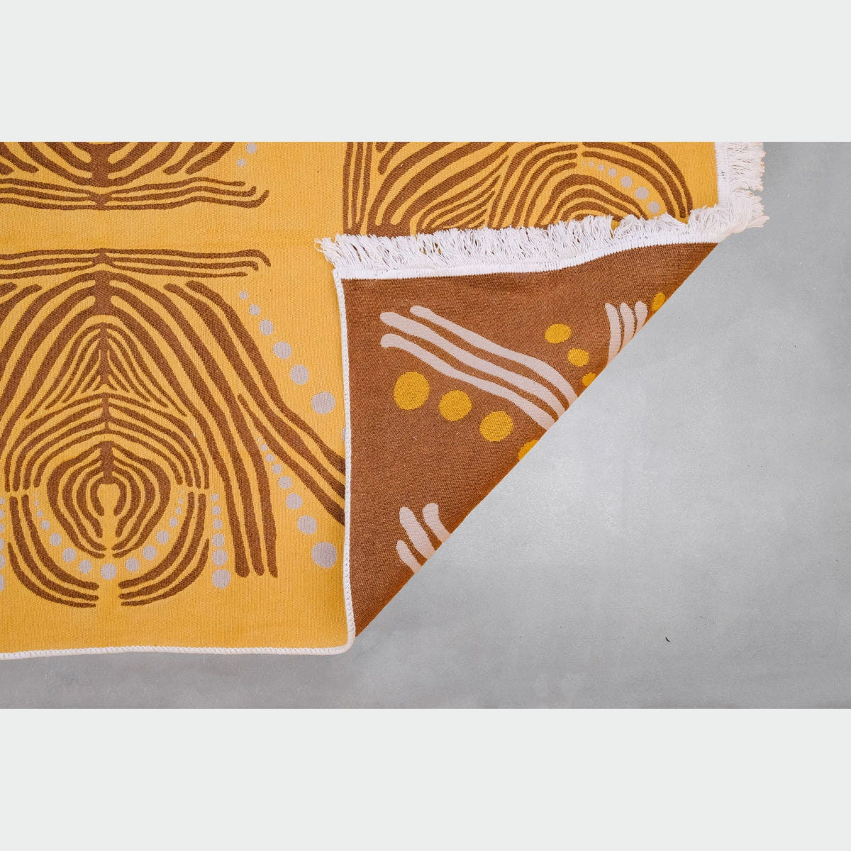 "SAÇILMA", Monica Bond, Kilim